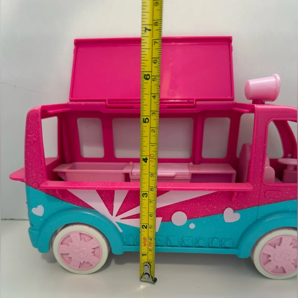 Shopkins Glitzi Ice Cream Truck playset from Moose Toys - Picture 10 of 11